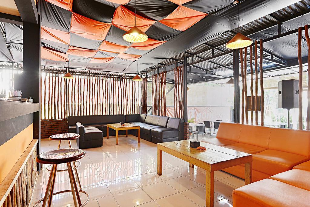 Zen Rooms Riau Natuna Bandung Extérieur photo
