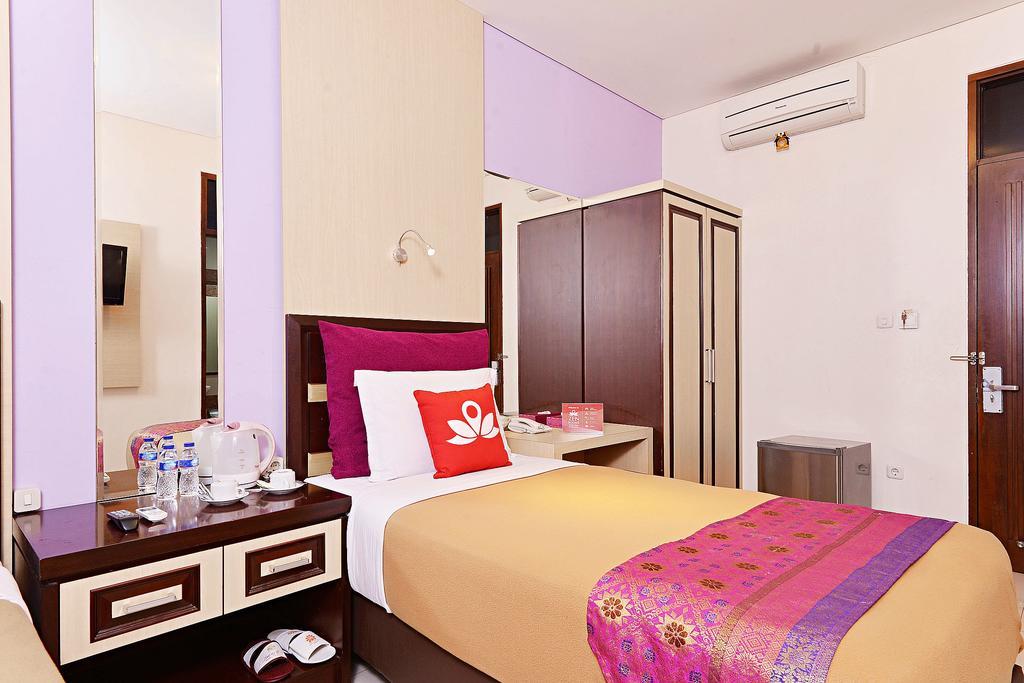 Zen Rooms Riau Natuna Bandung Extérieur photo