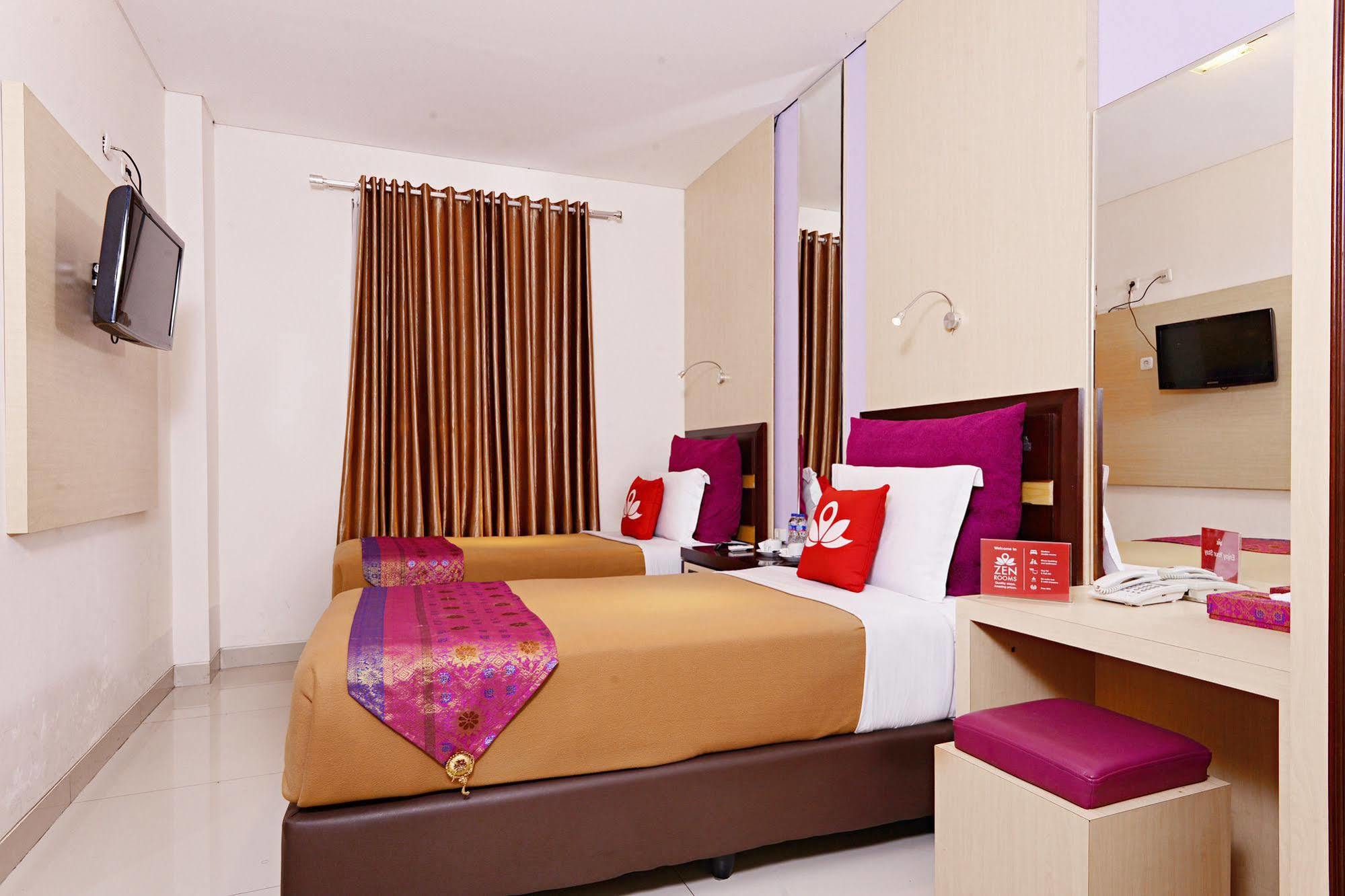 Zen Rooms Riau Natuna Bandung Extérieur photo