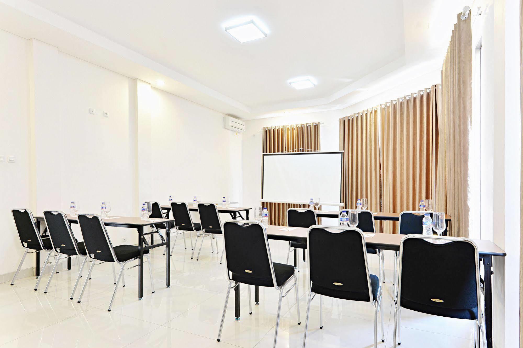 Zen Rooms Riau Natuna Bandung Extérieur photo