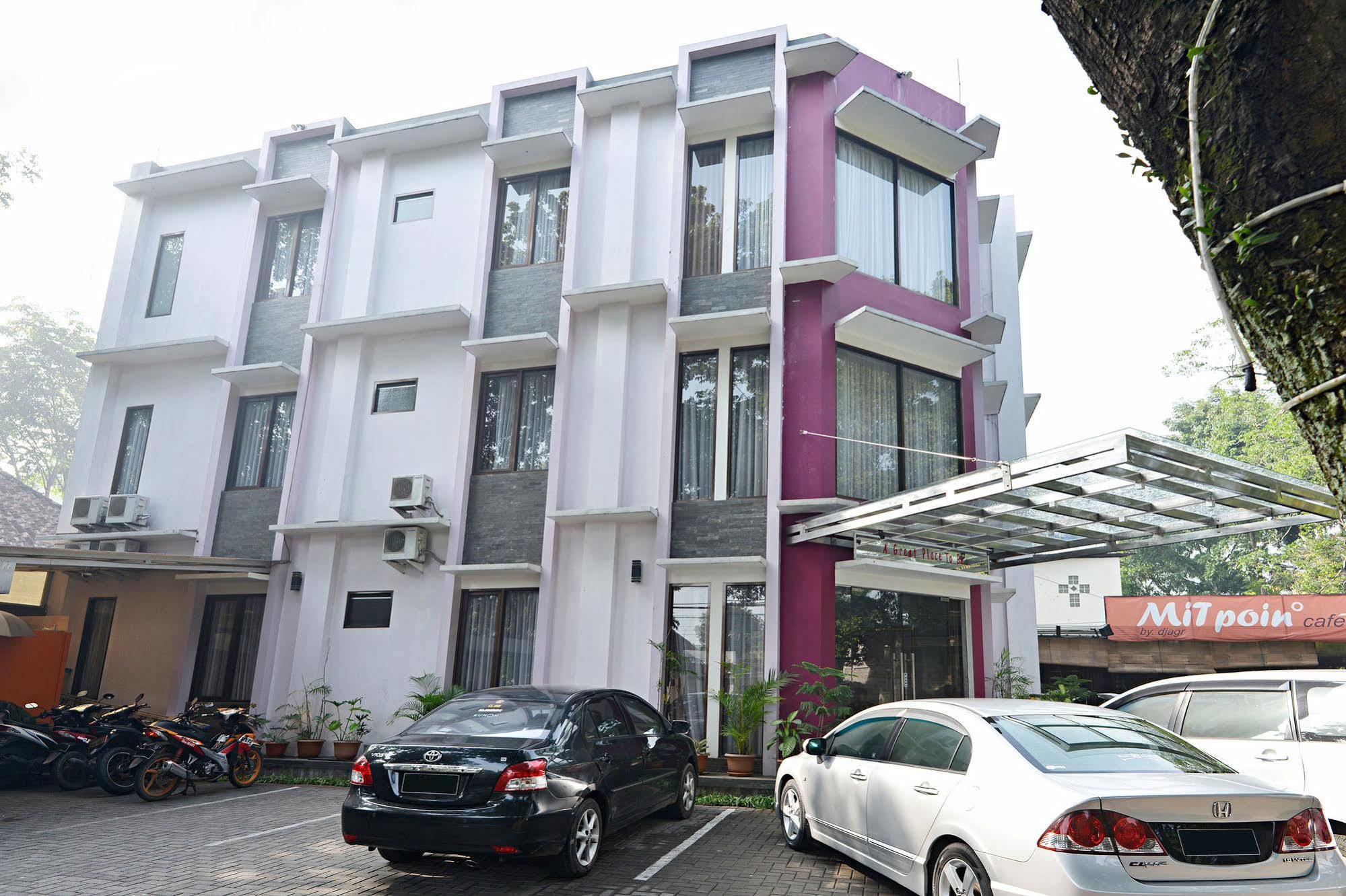 Zen Rooms Riau Natuna Bandung Extérieur photo